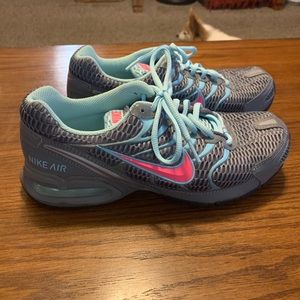 Like New! Nike Torch 4 - Gray/Aqua/Pink (Sz 8)